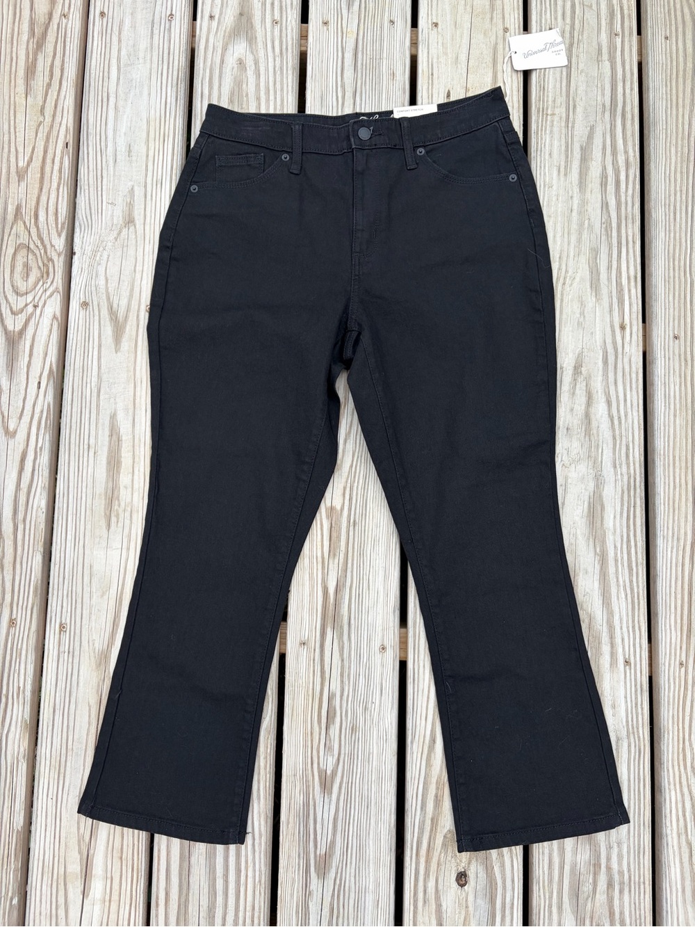 Universal Thread-Women's ‎ High-Rise Kick Boot Crop Jeans, size 8 Black Stretch